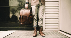 como montar uma mala de viagem masculina