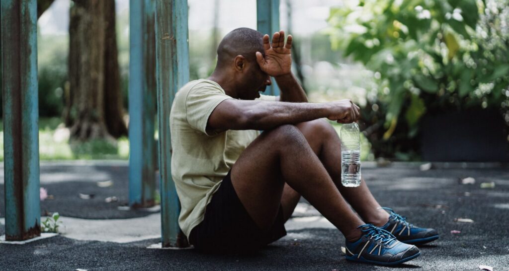 Como aliviar dor muscular pós-treino? Dor de cabeça depois do treino no calor?