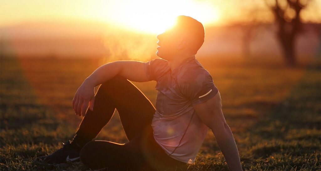 Dor de cabeça depois do treino no calor: como tratar e evitar esse problema