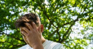 Dor de cabeça depois do treino no calor: como tratar e evitar esse problema